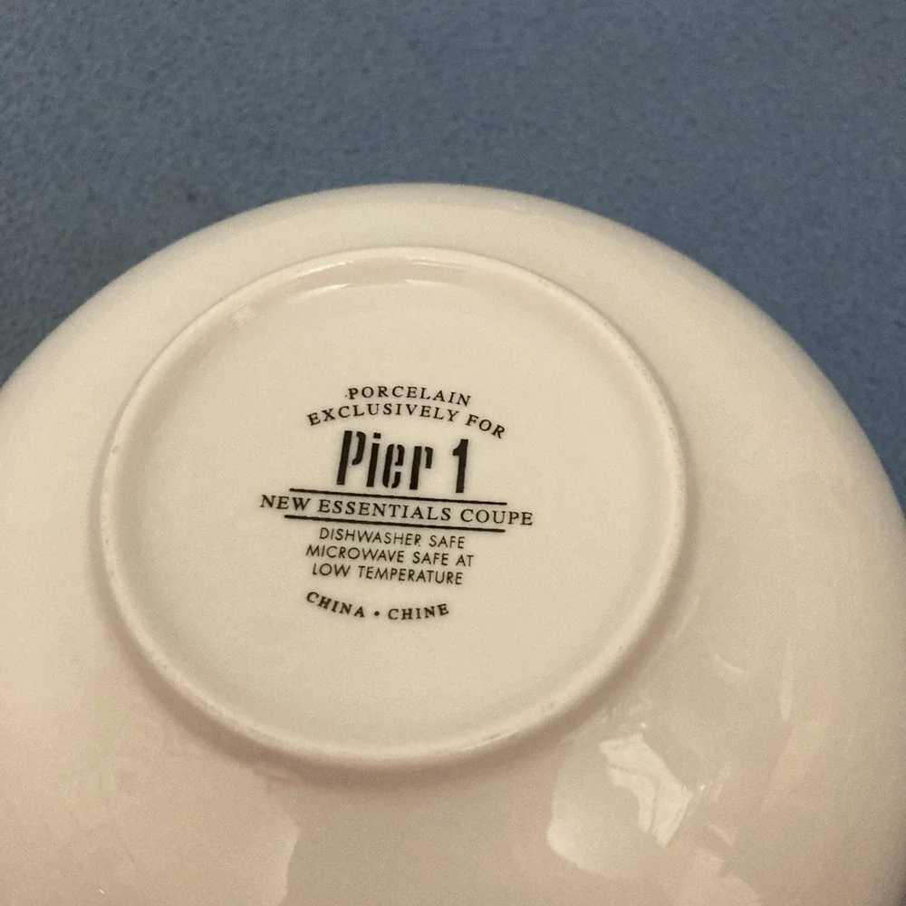 Pier 1 White New Essentials Coupe 6 3/4